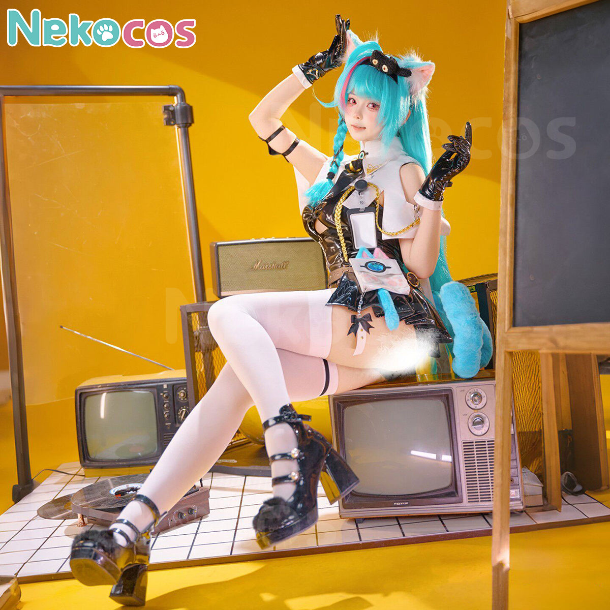 【Nekocos】Game Neverness to Everness Cosplay Elite Operative Mint Cosplay Costume | Custom-Tailor model in vibrant setting.