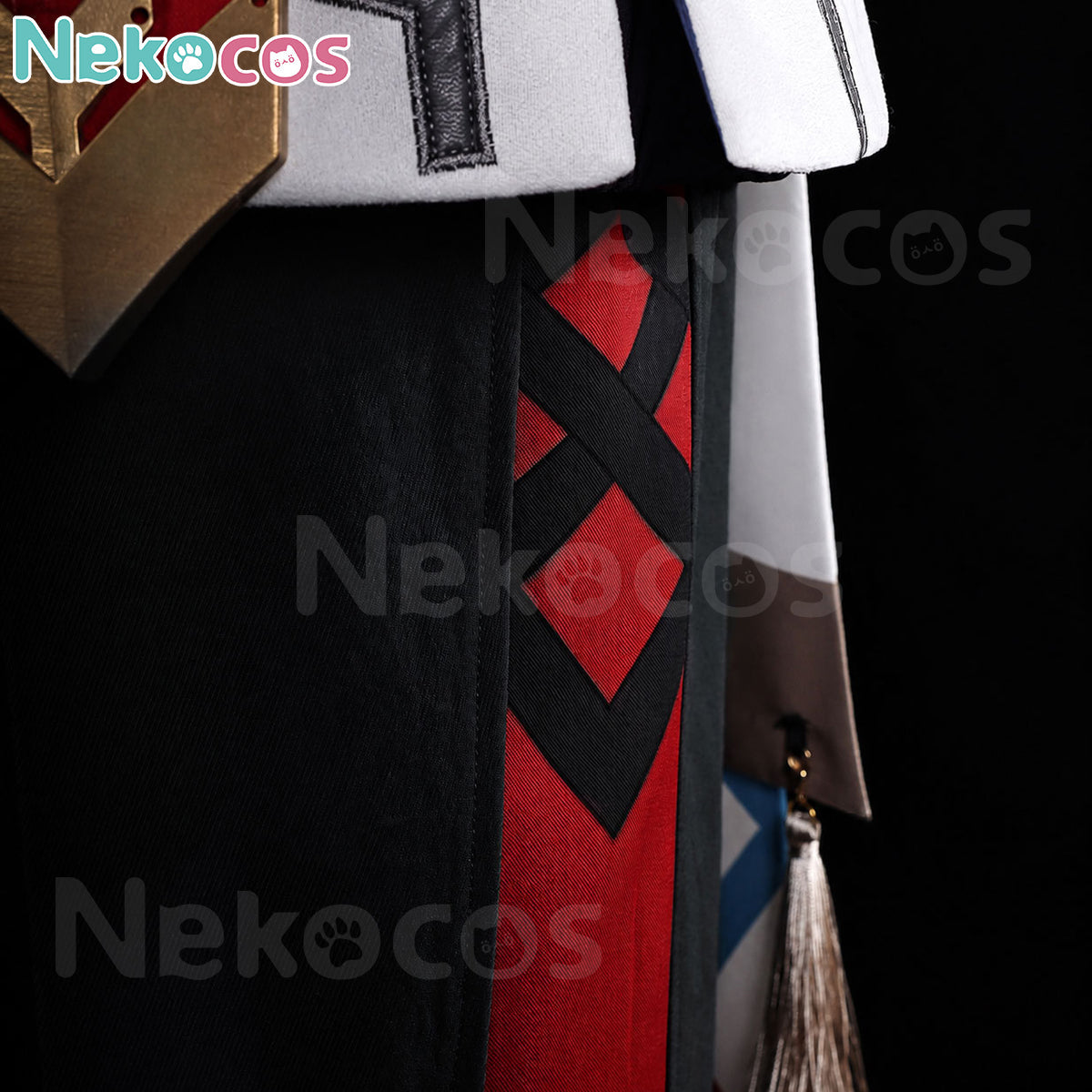 【Nekocos】Game Genshin Impact Cosplay Alyosha Cosplay Costume Premium Edition | Custom-Tailor close-up detail of the costume.