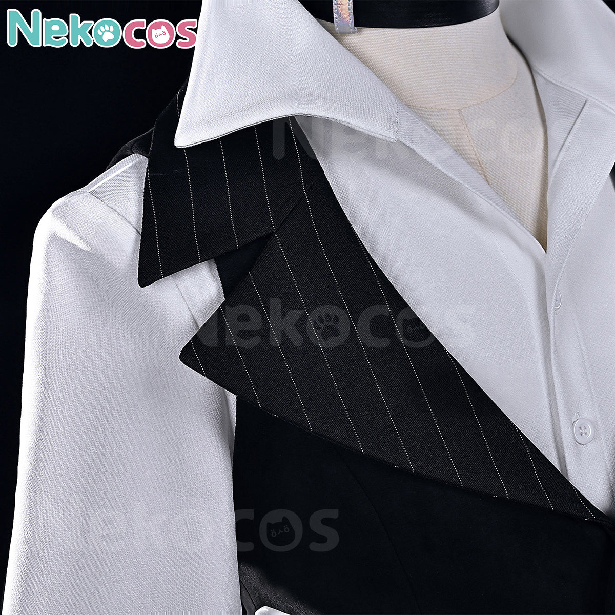 【Nekocos】Game Genshin Impact Cosplay Lohen Cosplay Costume | Custom-Tailor detailed view of collar and fabric texture